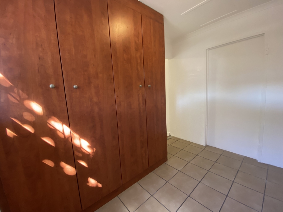To Let 1 Bedroom Property for Rent in Table View Western Cape